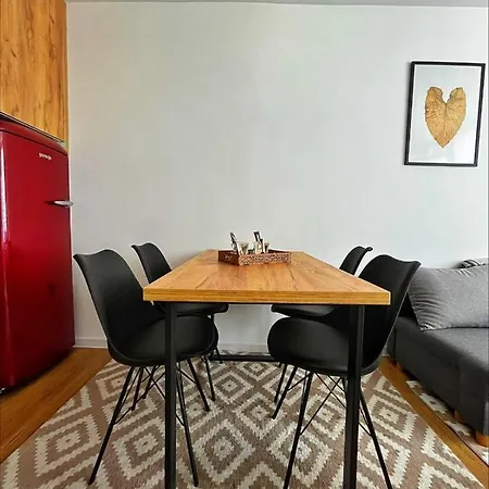 Apartman Amna Apartamento *